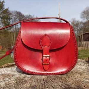 Lederhandtasche handgefertigt rot